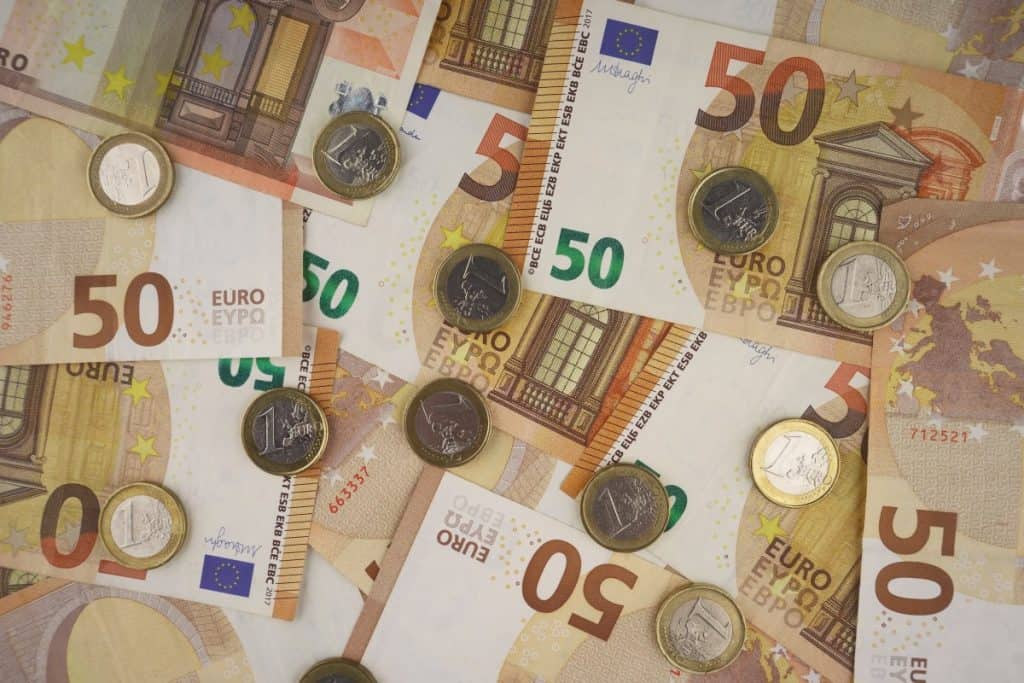 Katere so največje pasti impulzivnega zadolževanja Katere so največje pasti impulzivnega zadolževanja