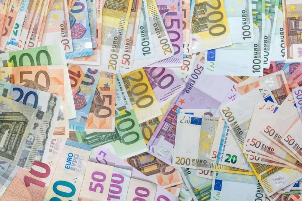Uporaba podatkovne analitike v osebnih financah Uporaba podatkovne analitike v osebnih financah